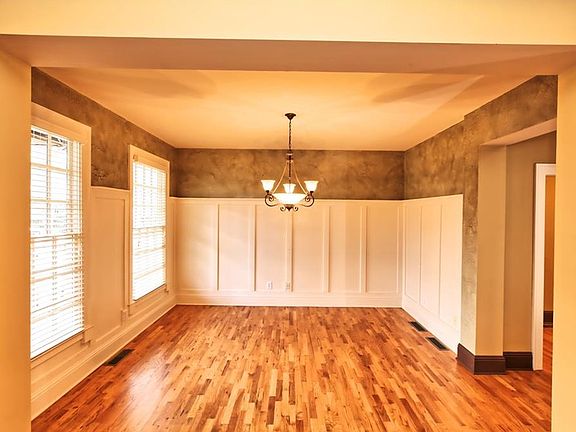 3rd image of 50 Waterfront Park Ct