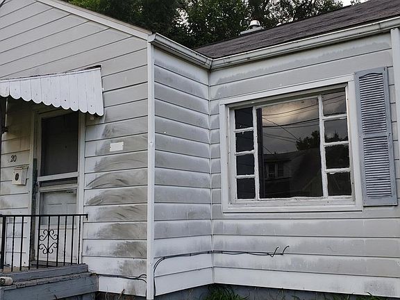 Covered front porch.