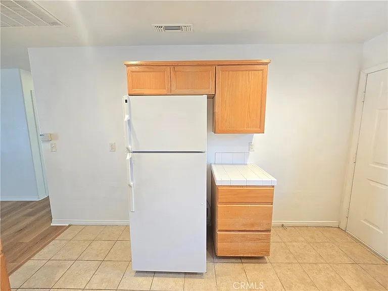 9300 Holly Ave #3 — Photo 6