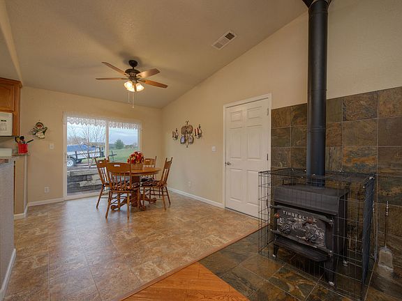 3rd image of 2924 Village Dr