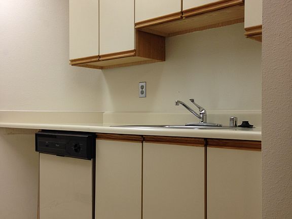 4th image of 710 N 160th St APT B205