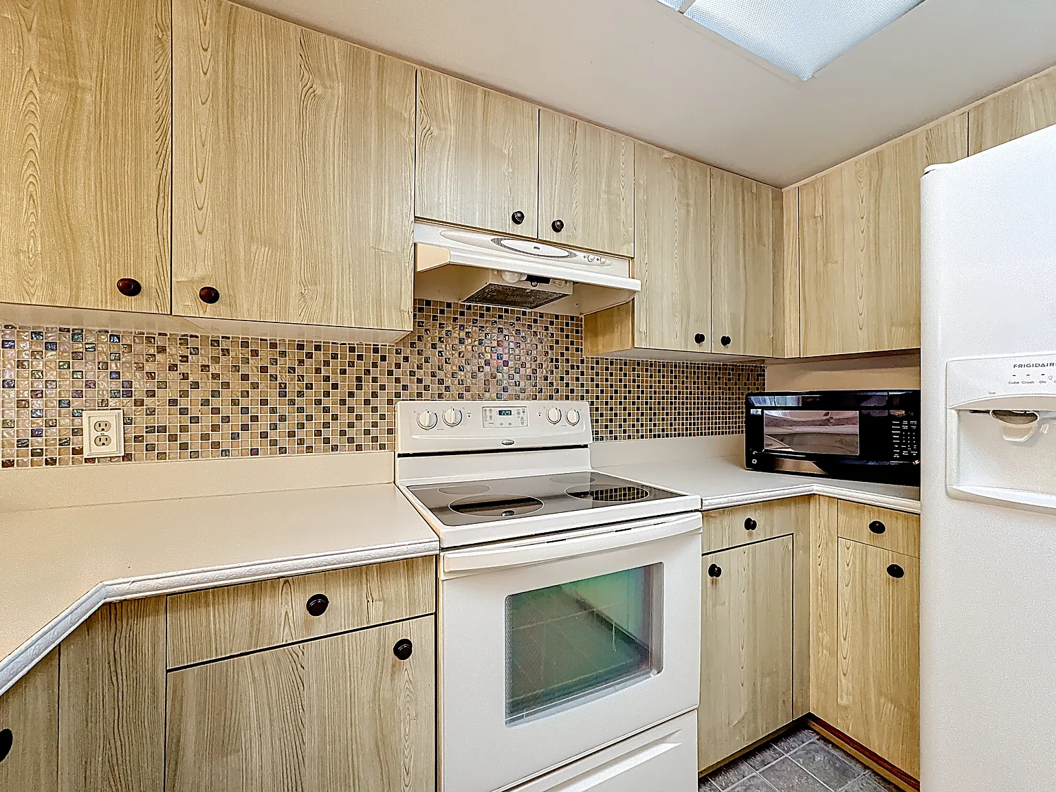 2 bed, 1136 sqft, $2,000 — Photo 4