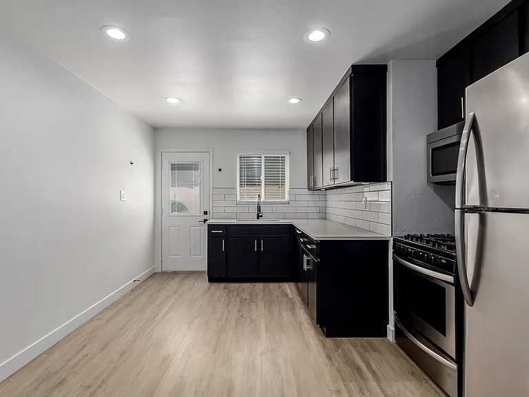 4120 N 45th Pl — Photo 4