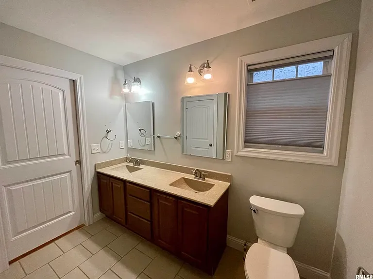 918 Whitecotton Dr — Photo 13