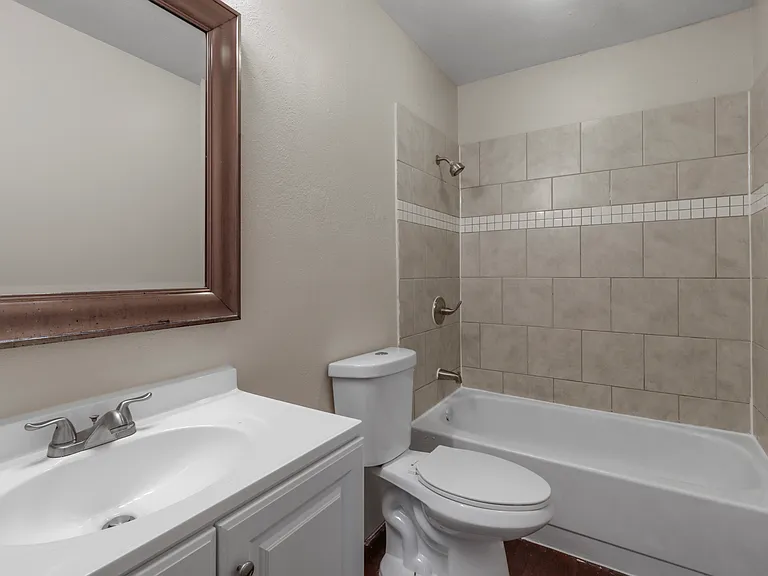 7012 Lincolnshire Ln — Photo 9