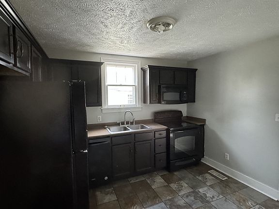 5th image of 317 Walker St