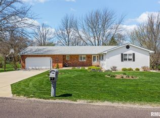 312 Pinecrest Dr, Metamora, IL