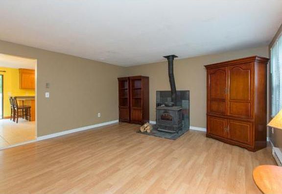 5th image of 81 Oakridge Dr