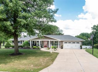 11047 Valdamere Dr, Saint Louis, MO 63126