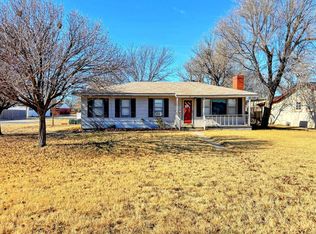 1622 S Colgate St, Perryton, TX 79070