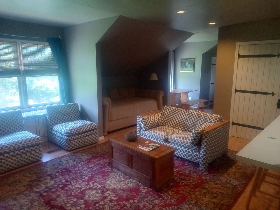 1st image of 337 W Poplar St #1