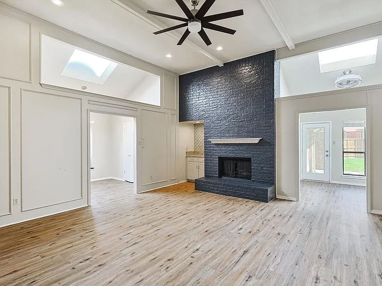 653 Raven Ln — Photo 11