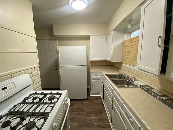 5th image of 3785 Caroline Ave