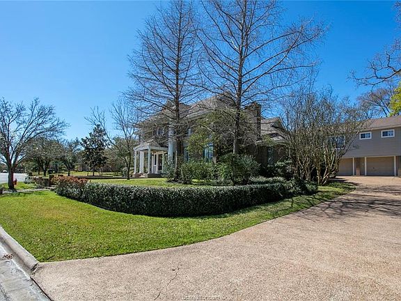 4th image of 8606 Rosewood Dr