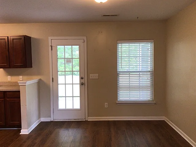 250 Border Rd — Photo 6