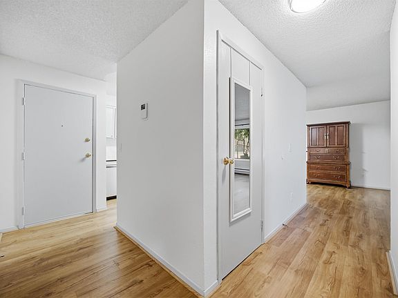 5th image of 3121 W Hood Ave APT C101