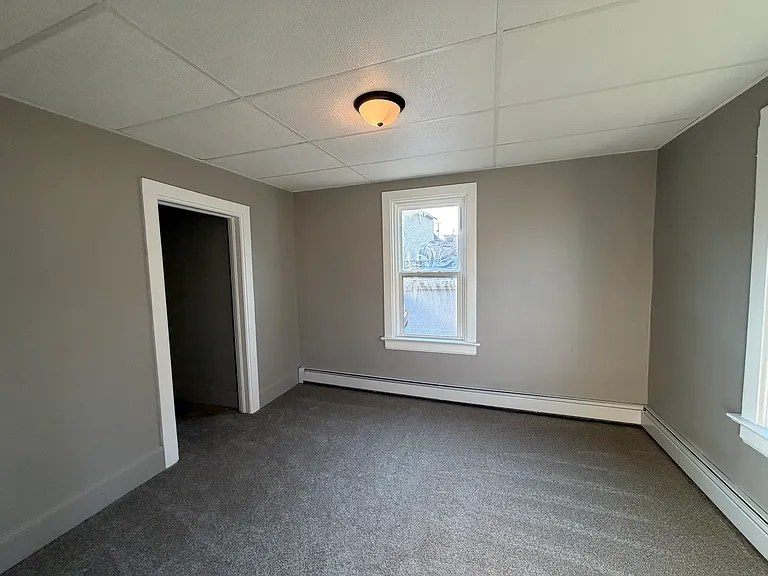 314 S Lake St #B — Photo 5