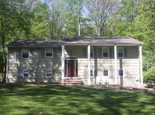 15 Drumlin Dr, Morris Plains, NJ 07950