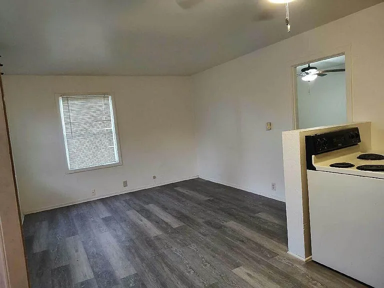 4731 S 6th St #4 — Photo 4