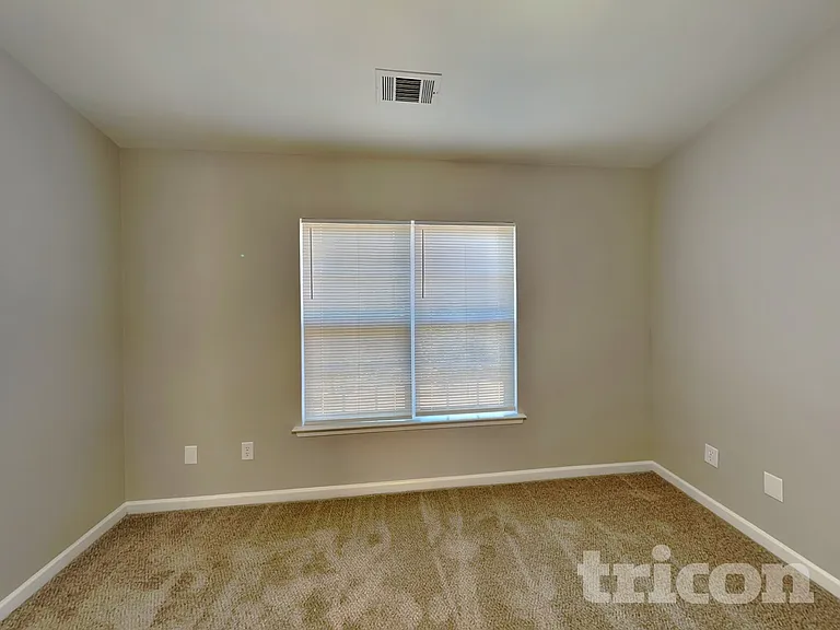 8000 McGarry Trl — Photo 8