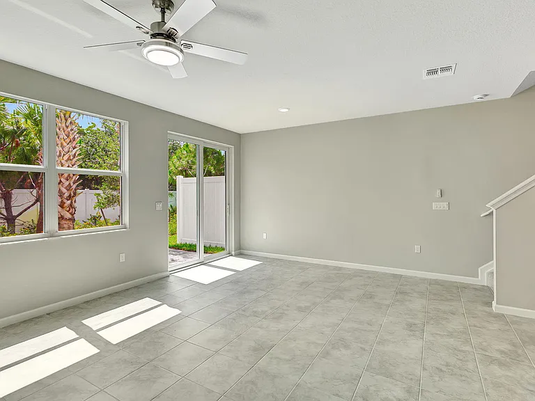 5694 SE Edgewater Cir — Photo 12