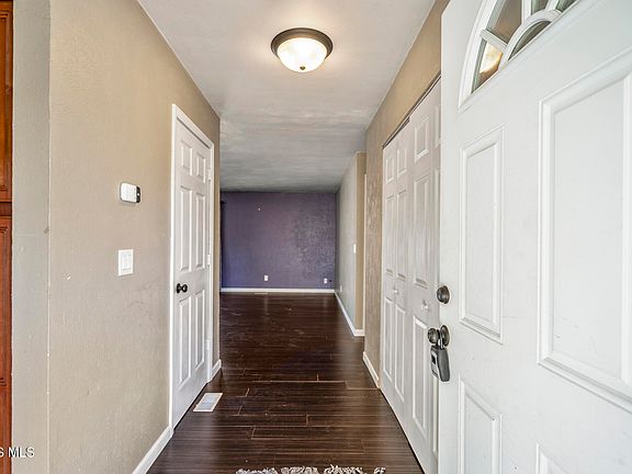 5th image of 26933 Whiteside Dr