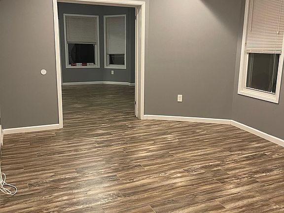 3rd image of 780 Summer Ave #2