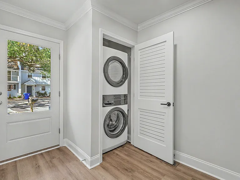 958 Myrtle Ct — Photo 11