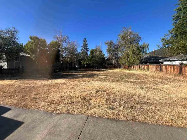 925 W Miner St, Yreka, CA 96097