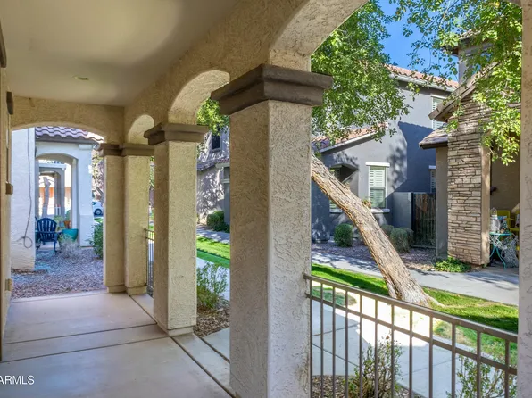 3865 E SANTA FE Lane, Gilbert, AZ 85297