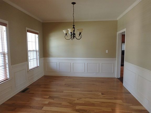 5th image of 100 Millwood Dr