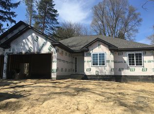 11233 Londonderry Dr, Washington, MI 48095
