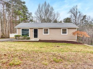 210 Suntree Dr, Goodview, VA 24095