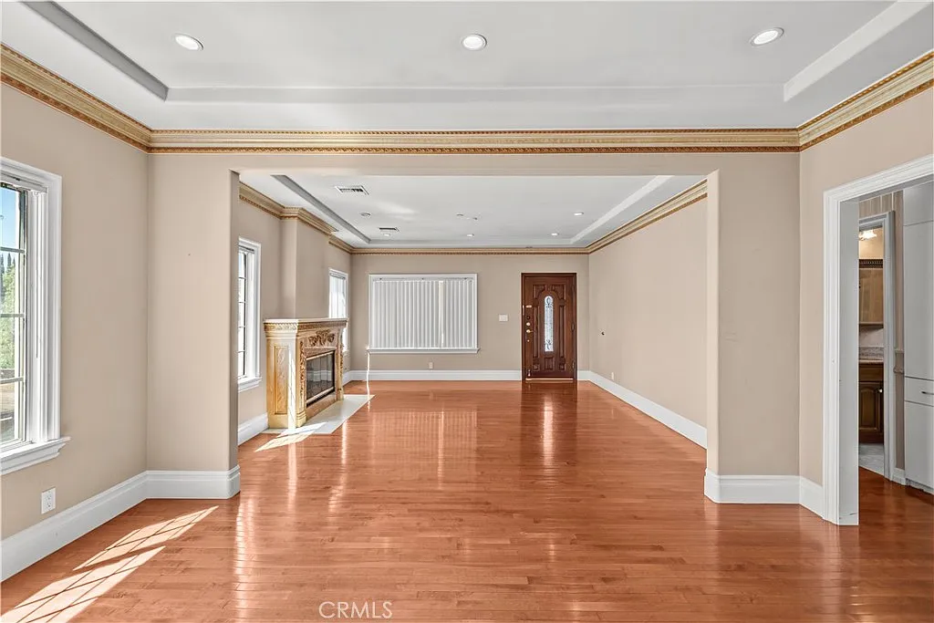 1220 Western Ave — Photo 4