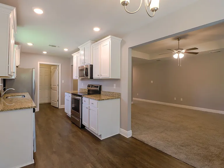 16509 Lexington Ct — Photo 10