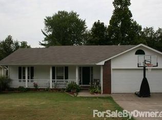 1373 E Cardinal Dr, Fayetteville, AR 72703