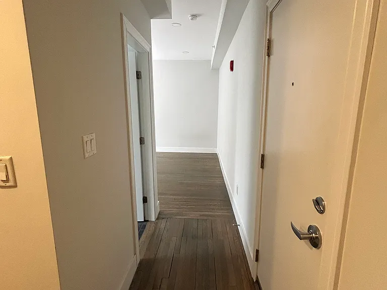 9 Peterborough St #5 — Photo 4