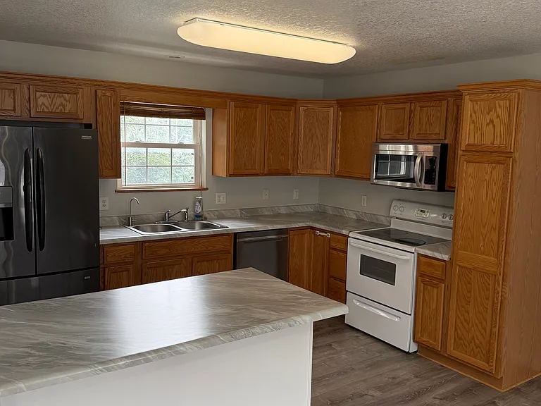 936 McKinley Ave #7 — Photo 3