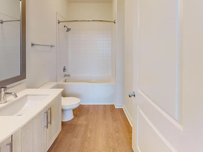 Essex Luxe Apartments — Photo 97