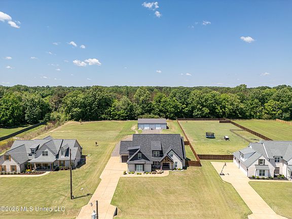 2nd image of 4325 Jenny Ln