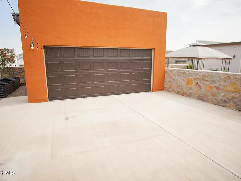 14364 Tobe Davis — Photo 26