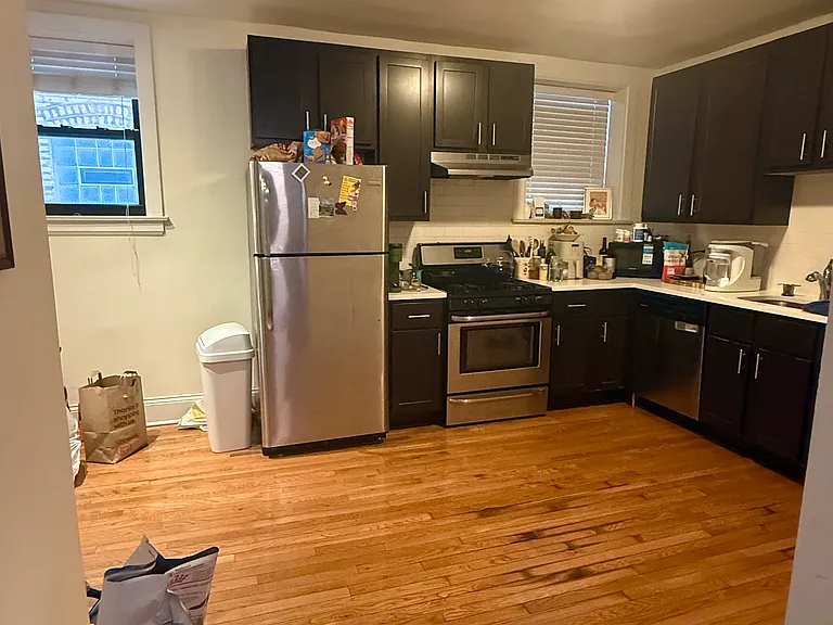 1438 W Addison St #G — Photo 4