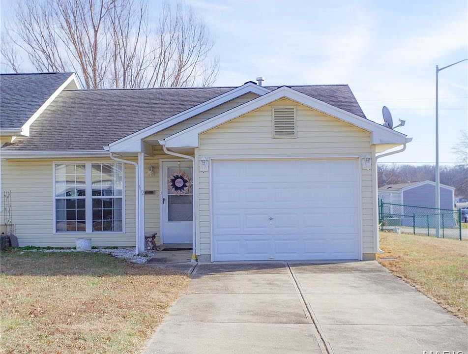 1st image of 42 Kingston Dr