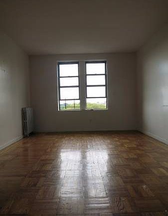 4th image of 497 W 182nd St APT 5F