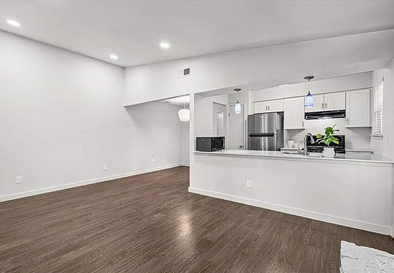 826 King Albert St #B — Photo 3