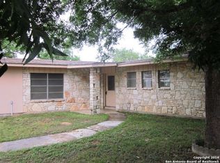 109 Hillcrest Dr, La Vernia, TX 78121