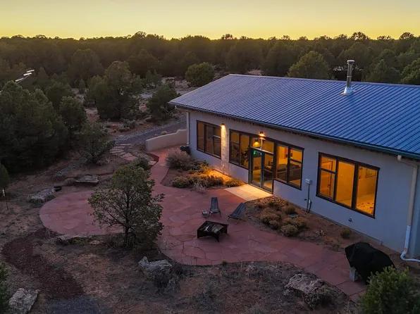 1 Freedom Rd, Carson, NM 87517