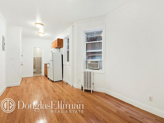 3rd image of 514 E 12th St APT 11