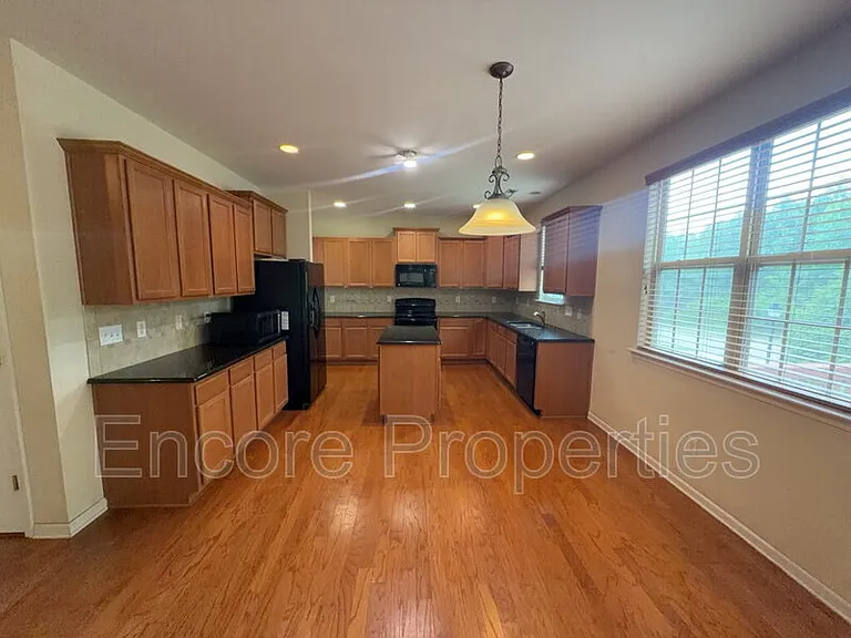 1040 Pueblo Ridge Pl — Photo 7