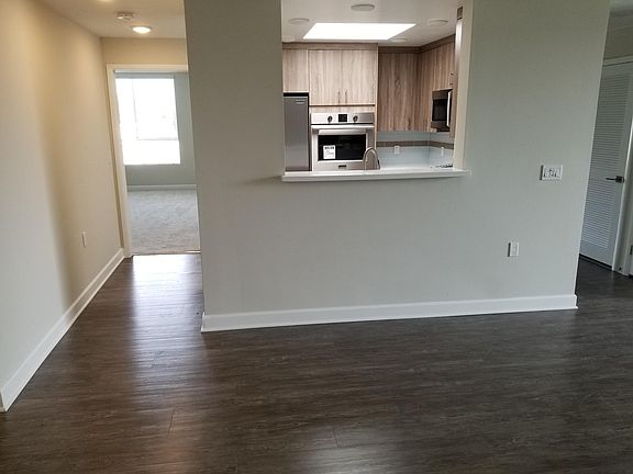 4th image of 10929 Hartsook St #209
